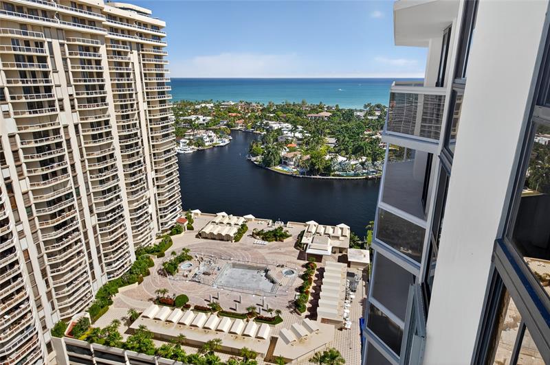 Image 31 of 54 For 20185 Country Club Dr 2409