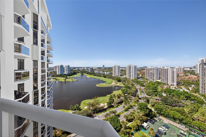 Image 33 of 54 For 20185 Country Club Dr 2409