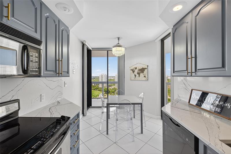 Image 36 of 54 For 20185 Country Club Dr 2409