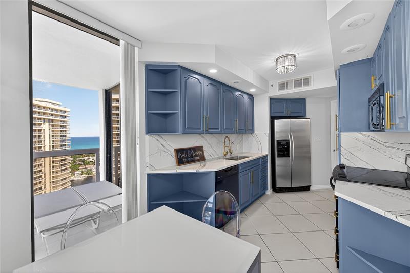 Image 38 of 54 For 20185 Country Club Dr 2409