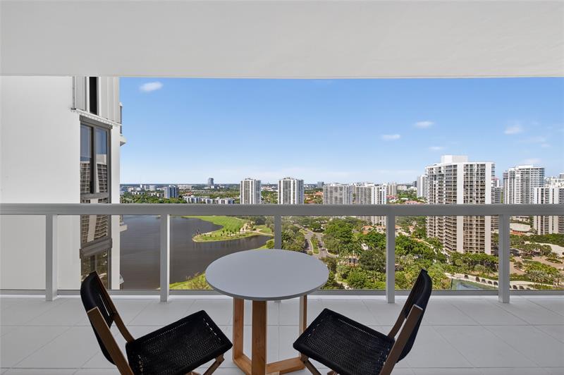 Image 5 of 54 For 20185 Country Club Dr 2409