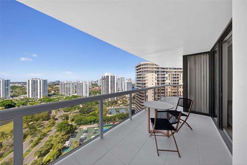 Image 7 of 54 For 20185 Country Club Dr 2409