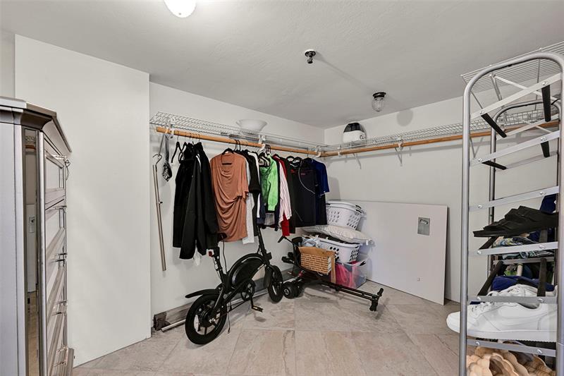 Image 38 of 52 For 851 Surf Rd  502