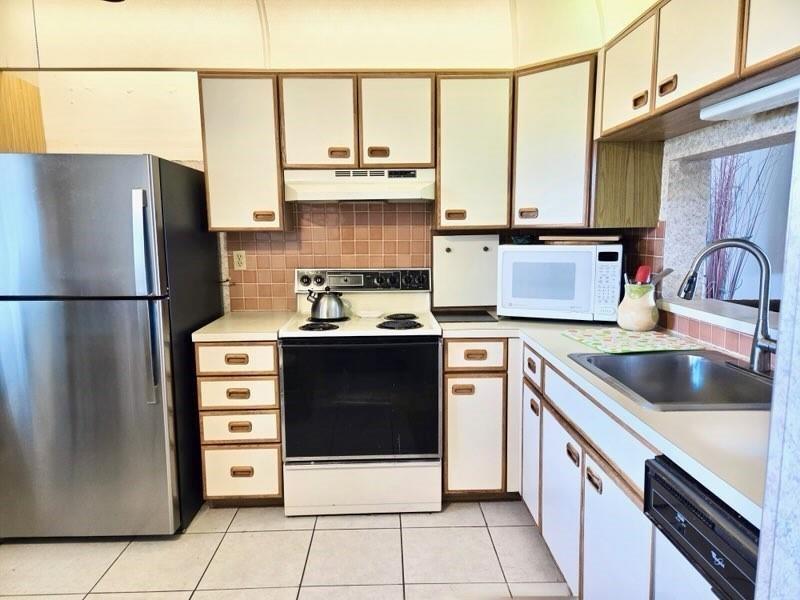 Image 5 of 7 For 2766 Carambola Cir S  504