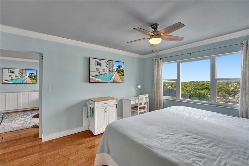 Image 18 of 36 For 1770 Ocean Blvd  607