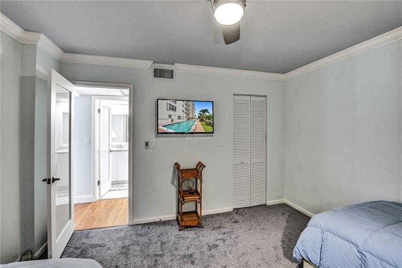 Image 22 of 36 For 1770 Ocean Blvd  607