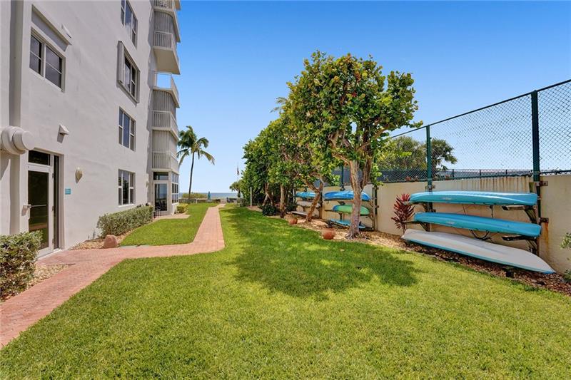 Image 32 of 36 For 1770 Ocean Blvd  607