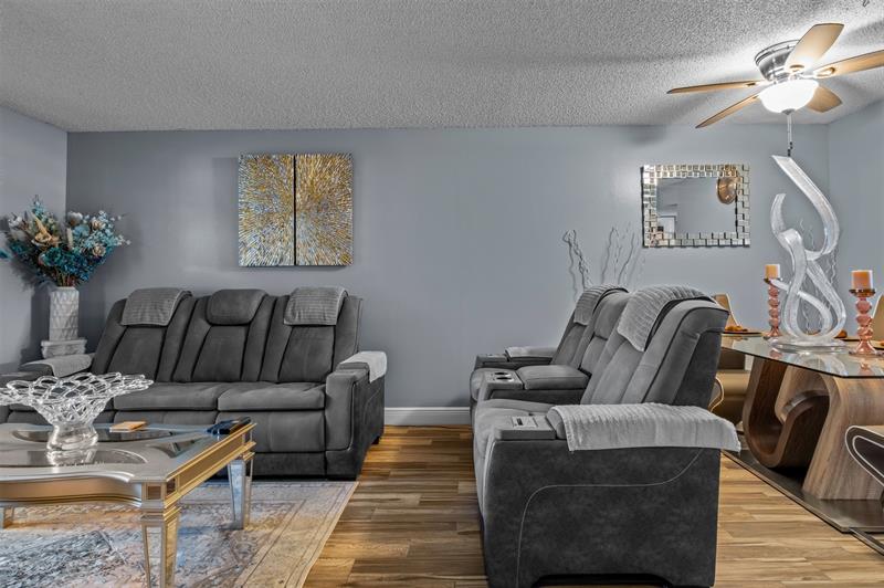 Image 10 of 27 For 7951 Southgate Blvd  10f