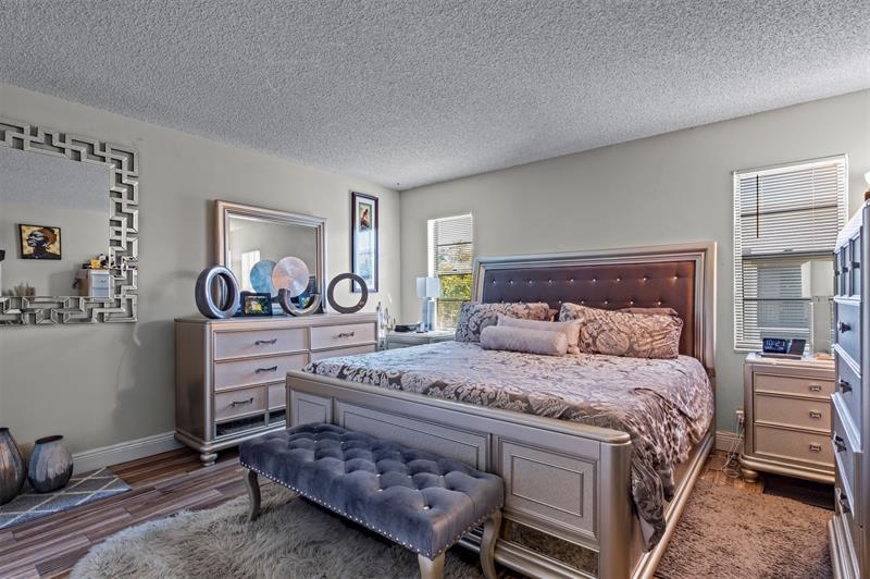 Image 14 of 27 For 7951 Southgate Blvd  10f