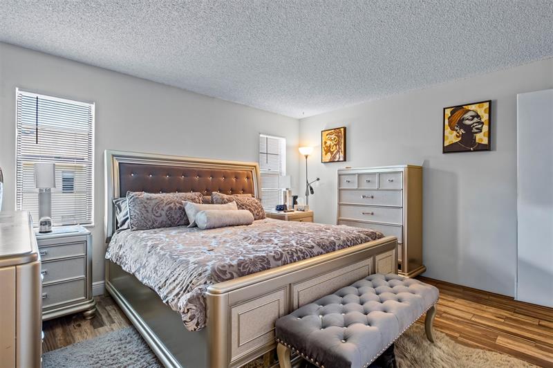 Image 15 of 27 For 7951 Southgate Blvd  10f