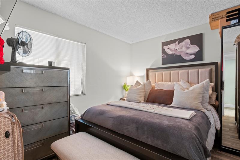 Image 18 of 27 For 7951 Southgate Blvd  10f