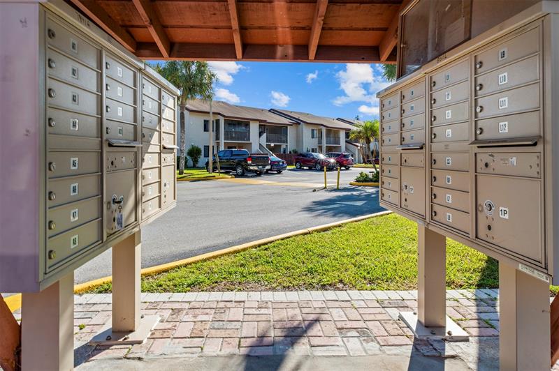 Image 25 of 27 For 7951 Southgate Blvd  10f