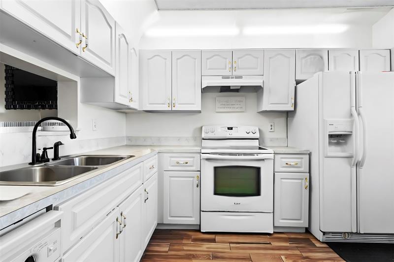 Image 4 of 27 For 7951 Southgate Blvd  10f