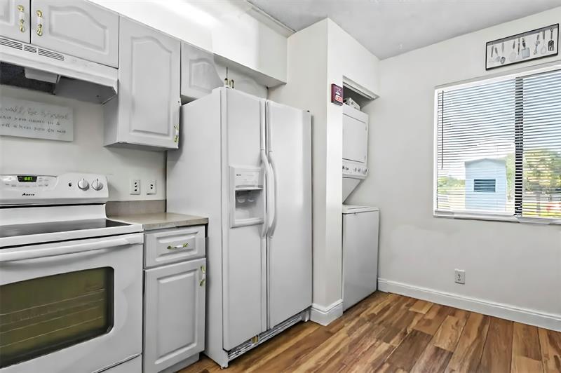 Image 5 of 27 For 7951 Southgate Blvd  10f