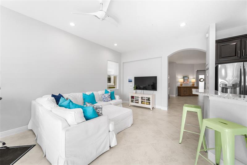 Image 22 of 43 For 9730 Blue Isle Bay