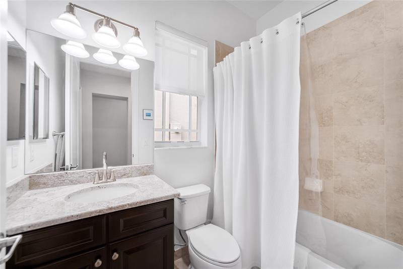 Image 29 of 43 For 9730 Blue Isle Bay