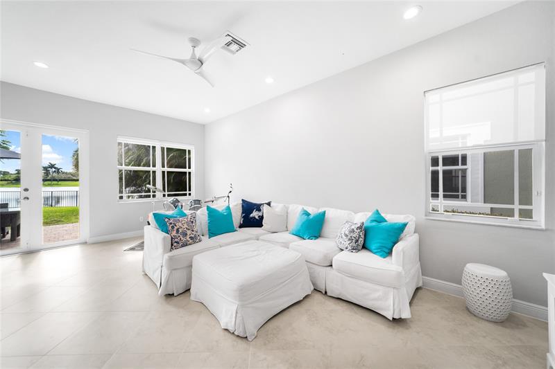 Image 6 of 43 For 9730 Blue Isle Bay