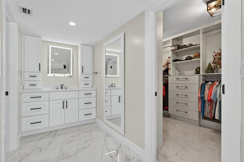 Image 22 of 30 For 3900 Galt Ocean Dr  817