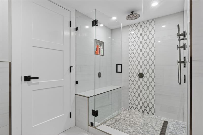 Image 23 of 30 For 3900 Galt Ocean Dr  817