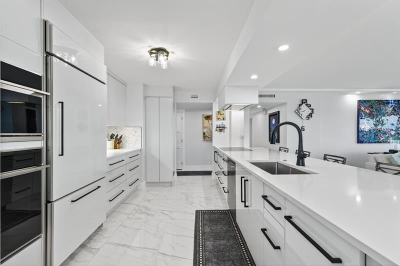 Image 7 of 30 For 3900 Galt Ocean Dr  817