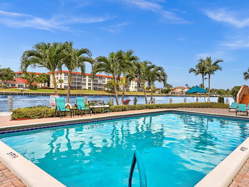 Image 29 of 48 For 1150 Hillsboro Mile  914