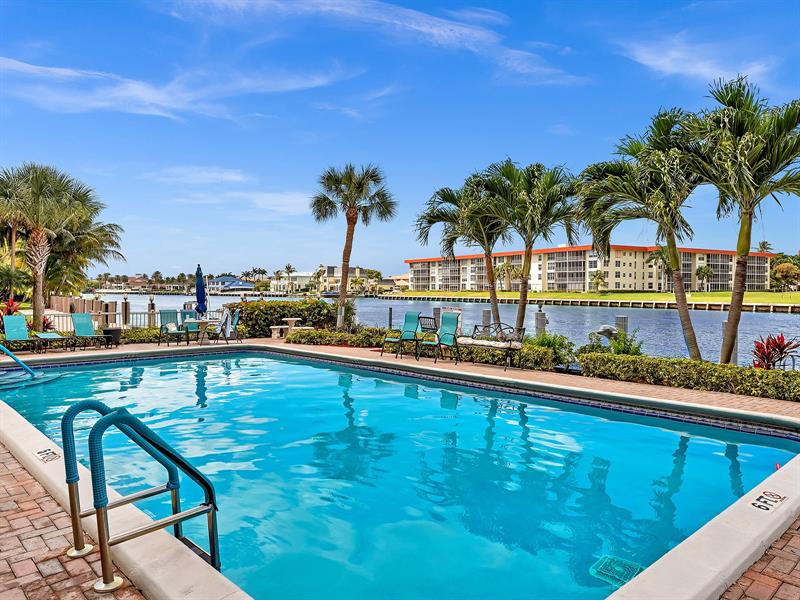 Image 31 of 48 For 1150 Hillsboro Mile  914