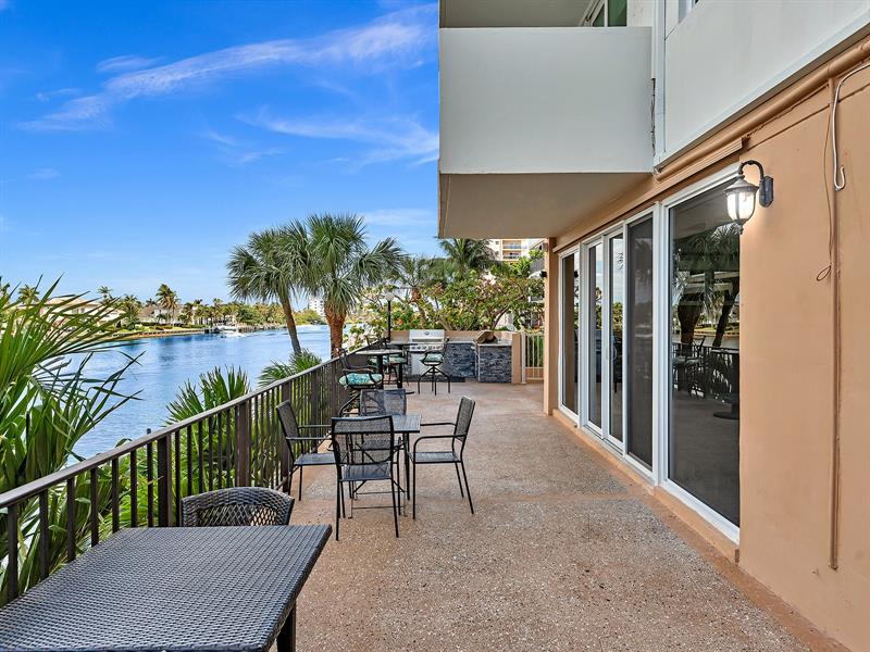 Image 33 of 48 For 1150 Hillsboro Mile  914