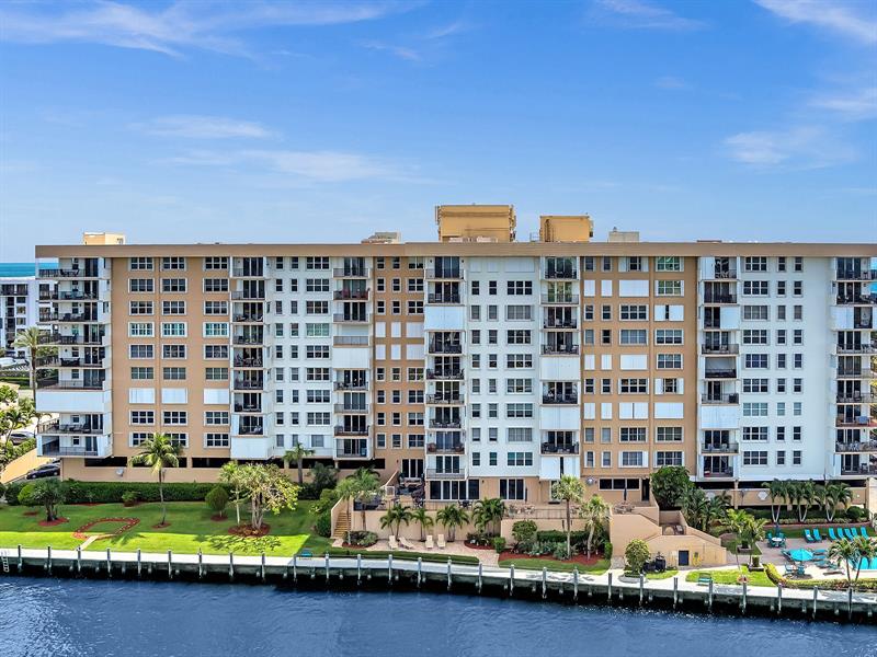 Image 44 of 48 For 1150 Hillsboro Mile  914