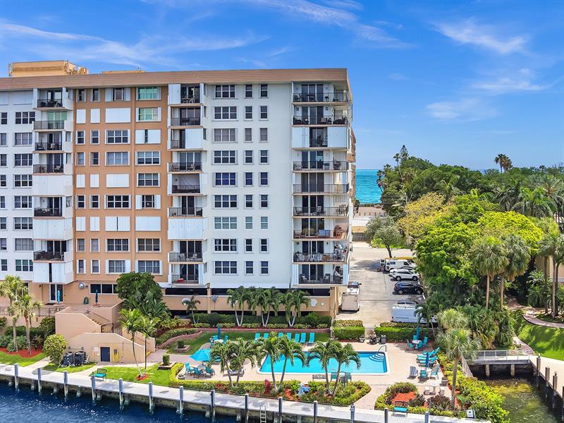 Image 45 of 48 For 1150 Hillsboro Mile  914