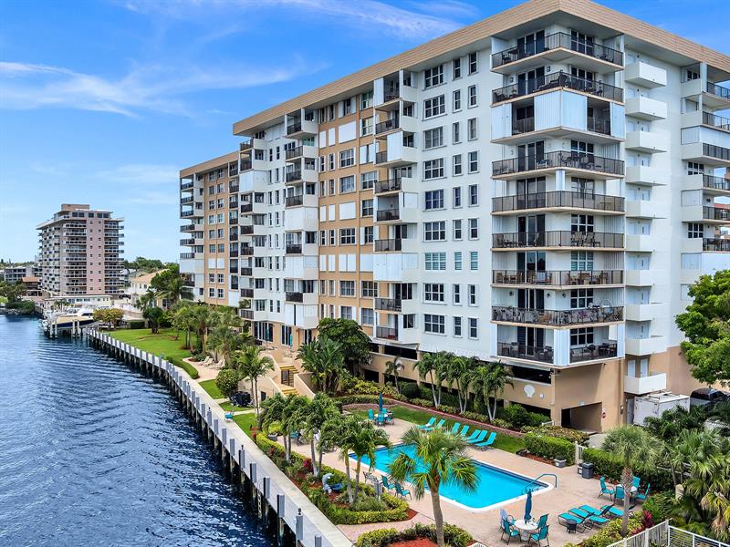 Image 46 of 48 For 1150 Hillsboro Mile  914