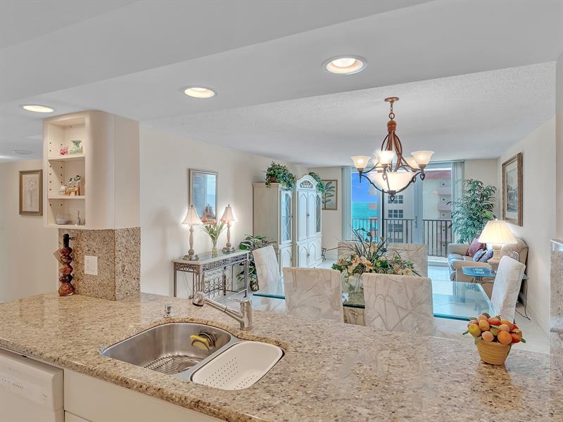 Image 7 of 48 For 1150 Hillsboro Mile  914