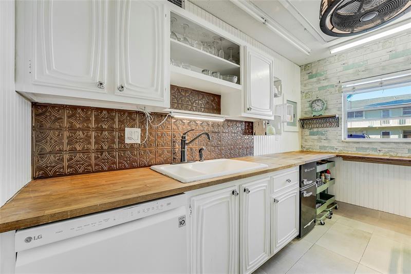 Image 11 of 25 For 2440 22nd Avenue  715