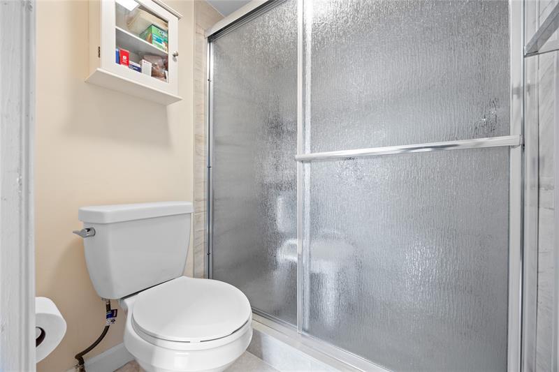 Image 28 of 41 For 7186 Devon Dr  109