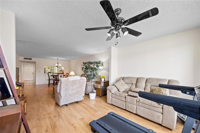 Image 9 of 41 For 7186 Devon Dr  109