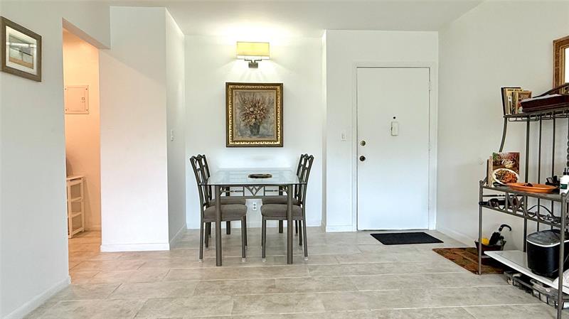 Image 10 of 27 For 669 Oakland Park Blvd  220b