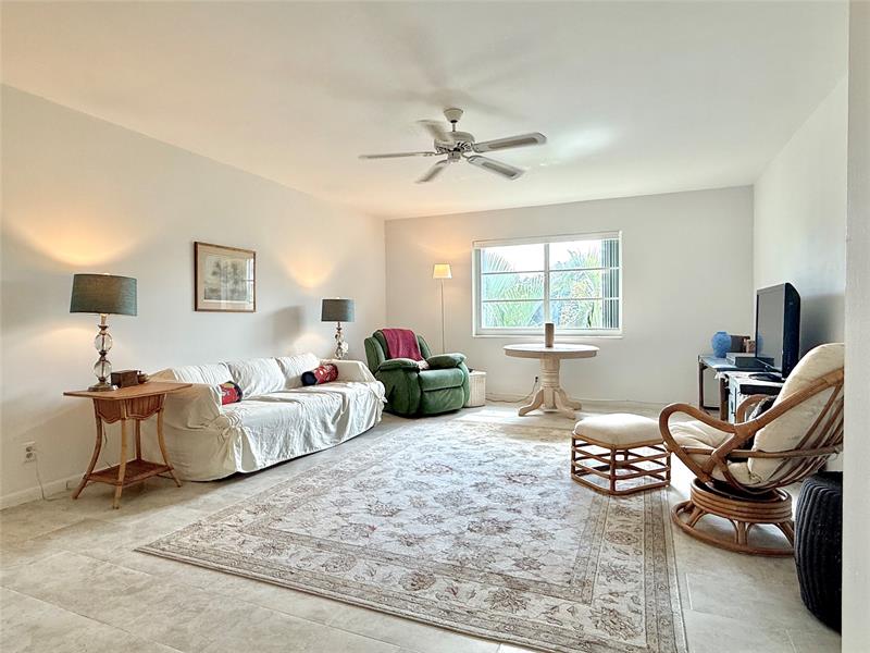 Image 12 of 27 For 669 Oakland Park Blvd  220b