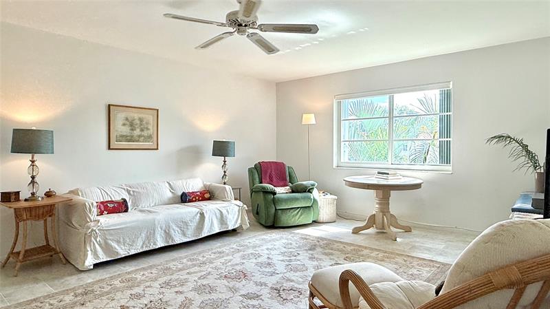 Image 13 of 27 For 669 Oakland Park Blvd  220b