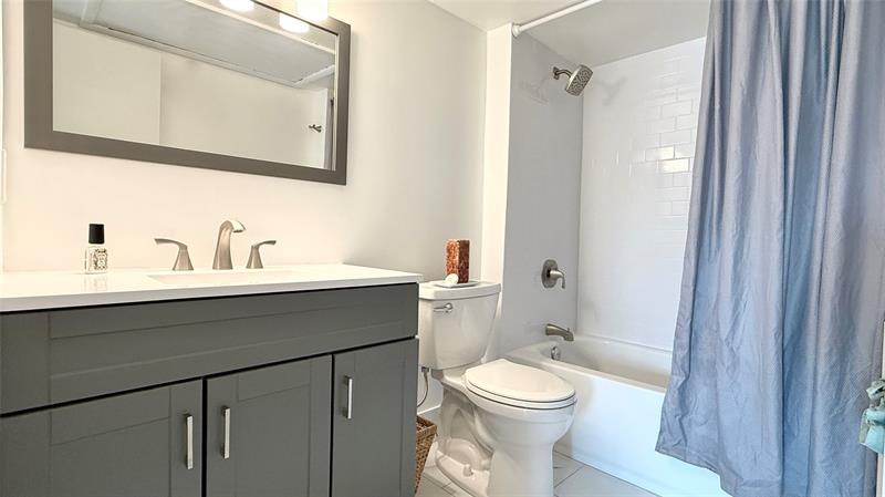 Image 21 of 27 For 669 Oakland Park Blvd  220b