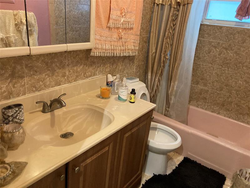 Image 17 of 23 For 3501 32nd St