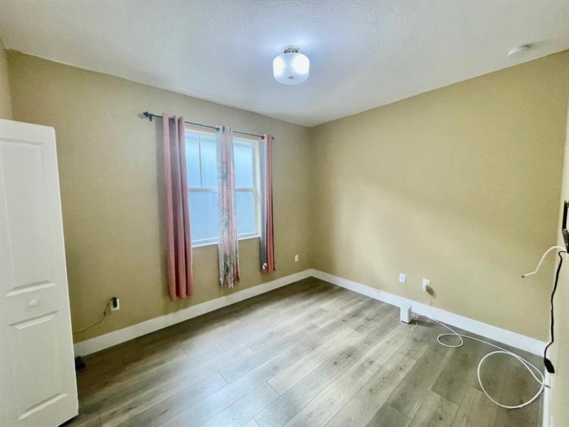 Image 17 of 26 For 4803 48th Ter