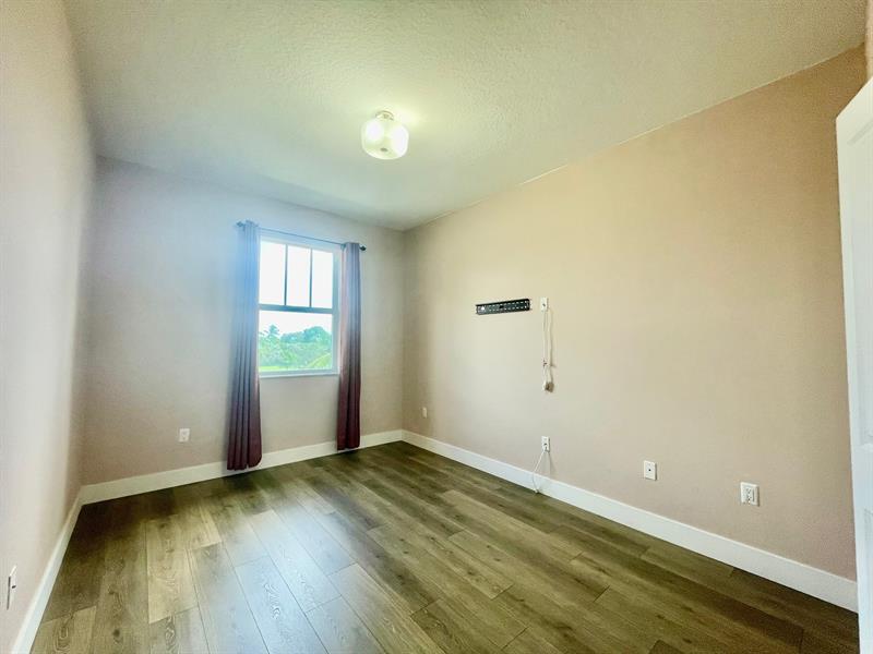 Image 22 of 26 For 4803 48th Ter