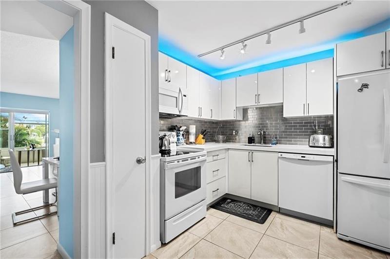 Image 10 of 32 For 4750 22nd Ct  208