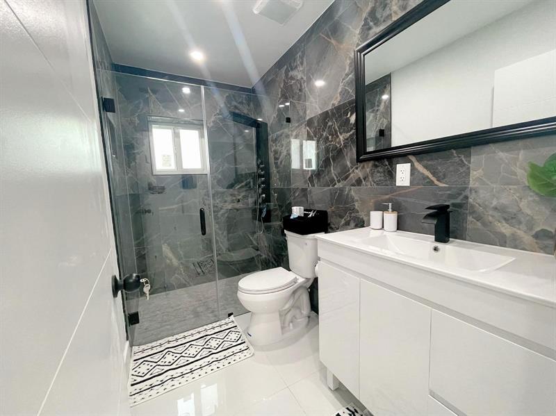 Image 6 of 10 For 355 187th St