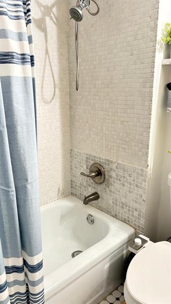 Image 12 of 19 For 118 Royal Park Dr  1f