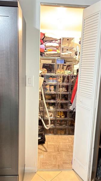 Image 15 of 19 For 118 Royal Park Dr  1f