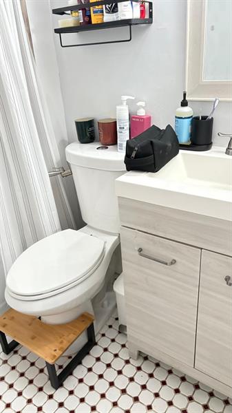 Image 19 of 19 For 118 Royal Park Dr  1f