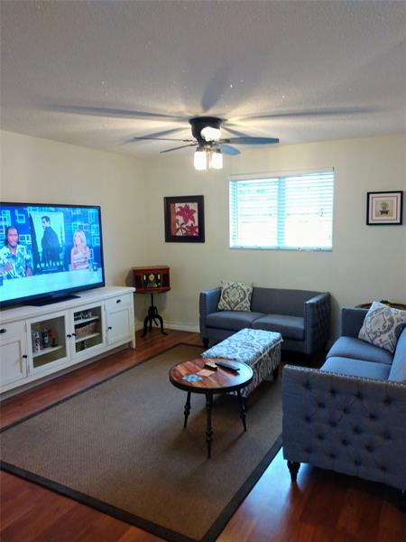 Image 4 of 20 For 1717 Rodman St  18