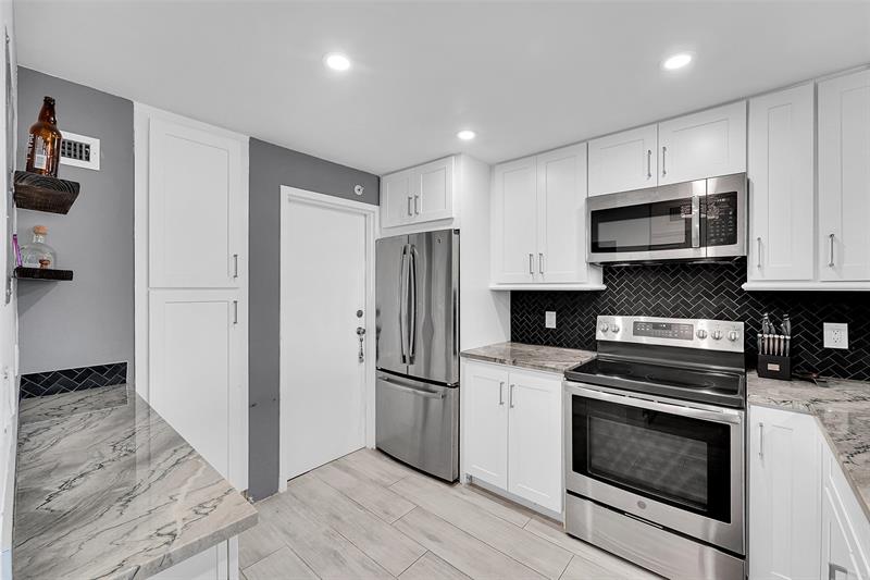 Image 8 of 35 For 1500 Ocean Blvd  1201