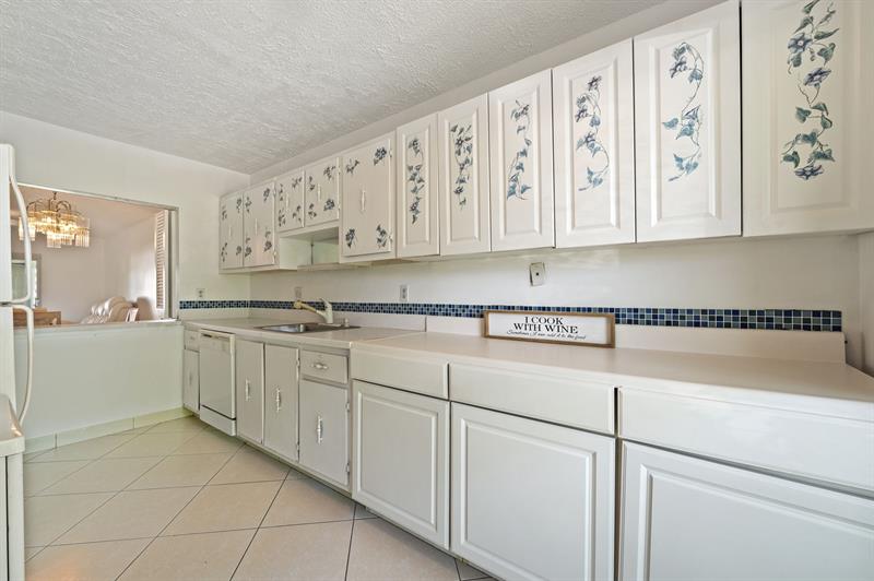 Image 11 of 36 For 1271 18th Ave  1