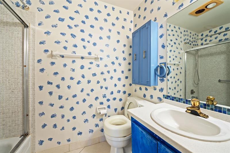 Image 21 of 36 For 1271 18th Ave  1